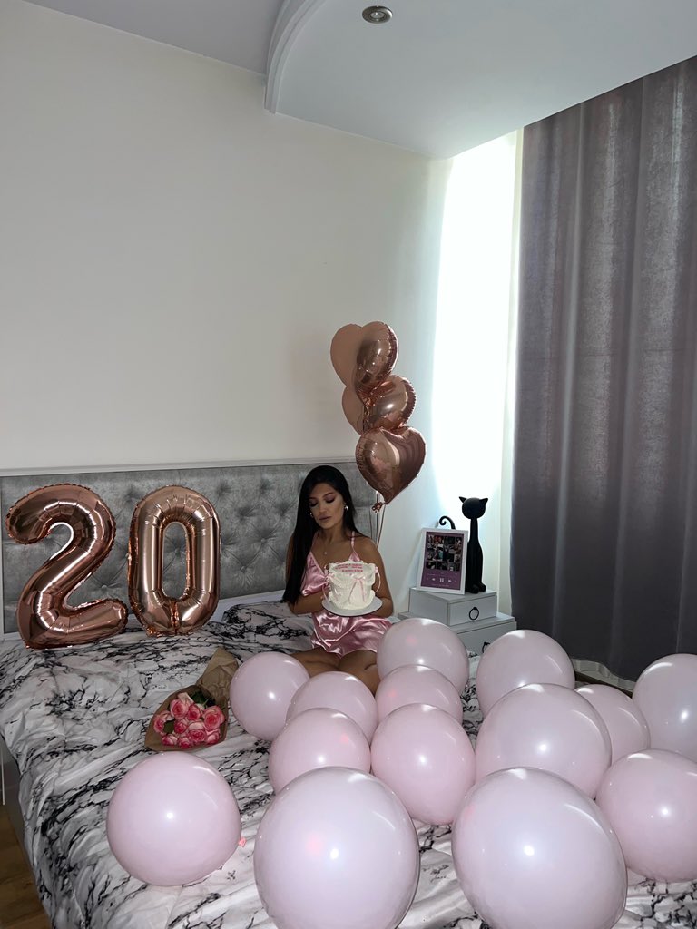 lilartiyoung's tweet photo. Goodbye teens hello twenties🩷 https://t.co/lvY9M20HjG