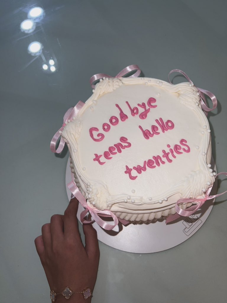 lilartiyoung's tweet photo. Goodbye teens hello twenties🩷 https://t.co/lvY9M20HjG