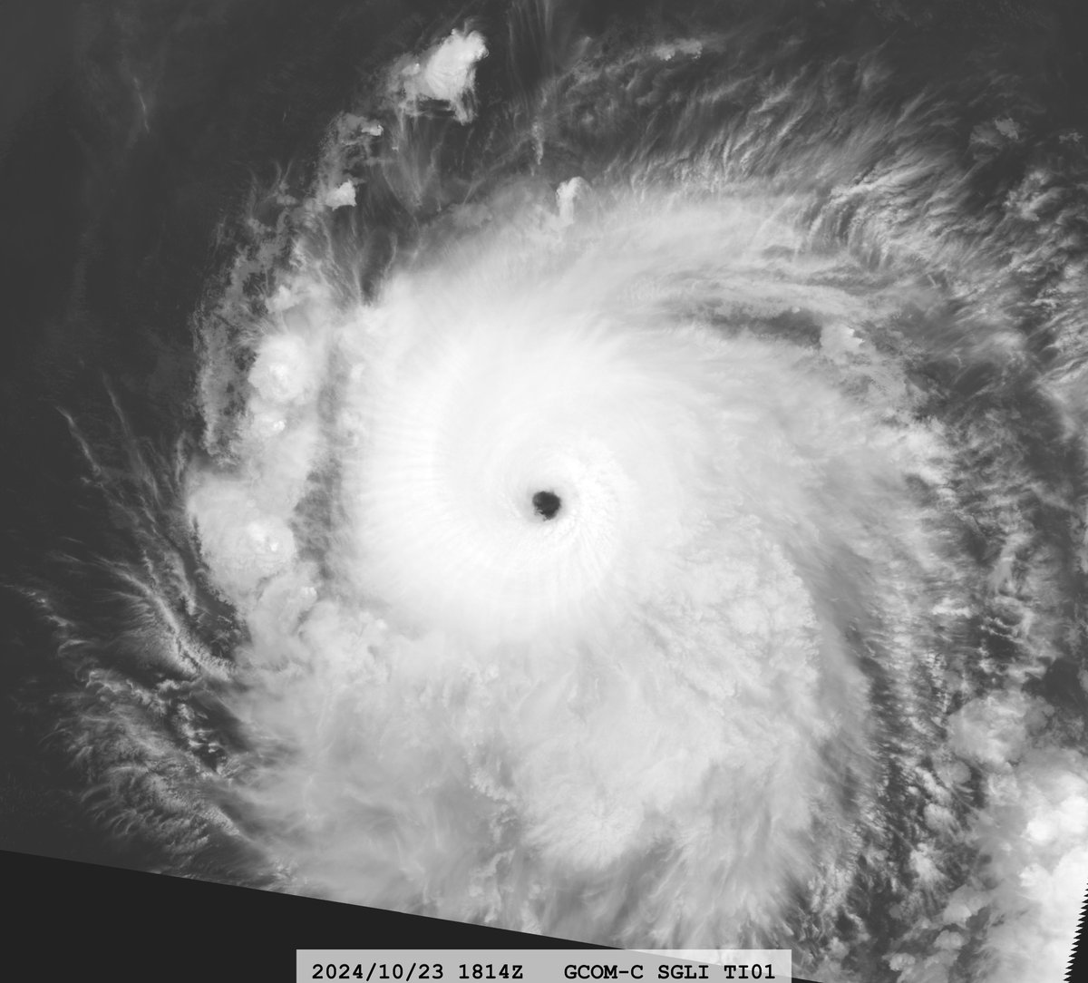 zeb199818's tweet photo. #12E Hurricane #KRISTY
Satellite: #GCOMC #SGLI
Channel : VNR9 (0.763 µm) / T1 (10.8 µm) 250/500 m
Time : 2024/10/23 1814Z
Eye Temp : 19.65 °C https://t.co/fMqhmTHja0