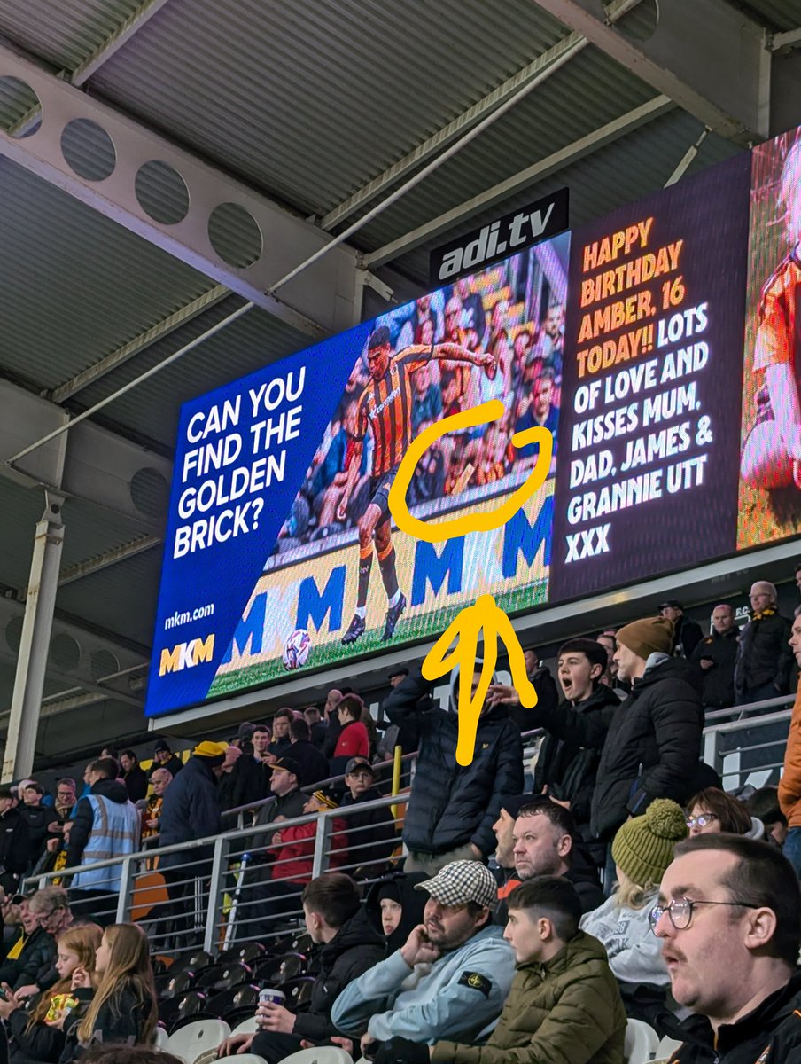jay_mck's tweet photo. @mkmbs Golden Brick found @HullCity https://t.co/0zVh3SHmTP
