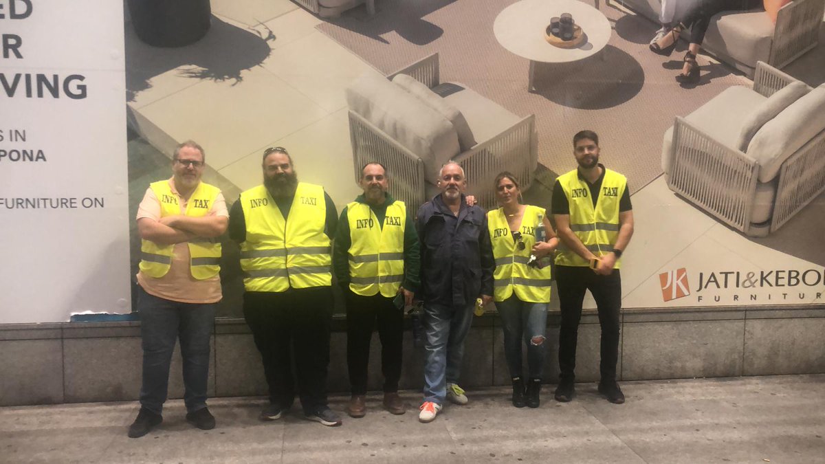 #Entrevista a 2 #Coordinadores del #Proyecto #InfoTaxi de #Malaga
Dejamos el #Enlace
youtu.be/wQi26UuA1oc?si…
1 Saludo a los #ChalecosAzules #Barna <a href="/TaxiAnget/">TAXI ANGET</a>
<a href="/AUMATMalaga/">AUMATMalaga</a> 
<a href="/AMATAMalaga/">A.M.A.T.A.</a> <a href="/taxiunionmlg/">Taxi Málaga</a> 
<a href="/aena/">Aena</a> <a href="/malagamovilidad/">Movilidad Málaga</a>
<a href="/malaga/">Ciudad de Málaga</a> <a href="/pacodelatorrep/">Paco de la Torre</a>
<a href="/malagahoy_es/">Málaga Hoy</a> 
<a href="/opiniondemalaga/">La Opinión de Málaga</a>