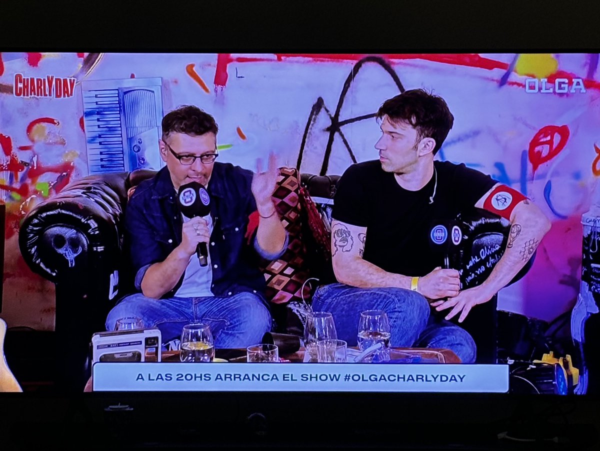ferortizar's tweet photo. #olgacharlyday a disfrutar desde 🇺🇸 como siempre con @olgaenvivo Do not disturbed!
@miguegranados @LucasFridman @evelynbotto https://t.co/jREORr9r3Z