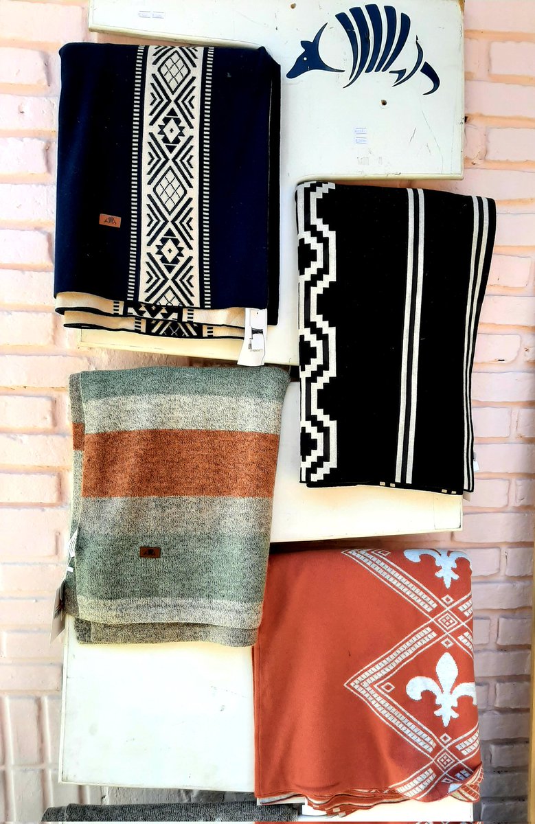 Cristin00382252's tweet image. #Ponchos #Mulita Campo