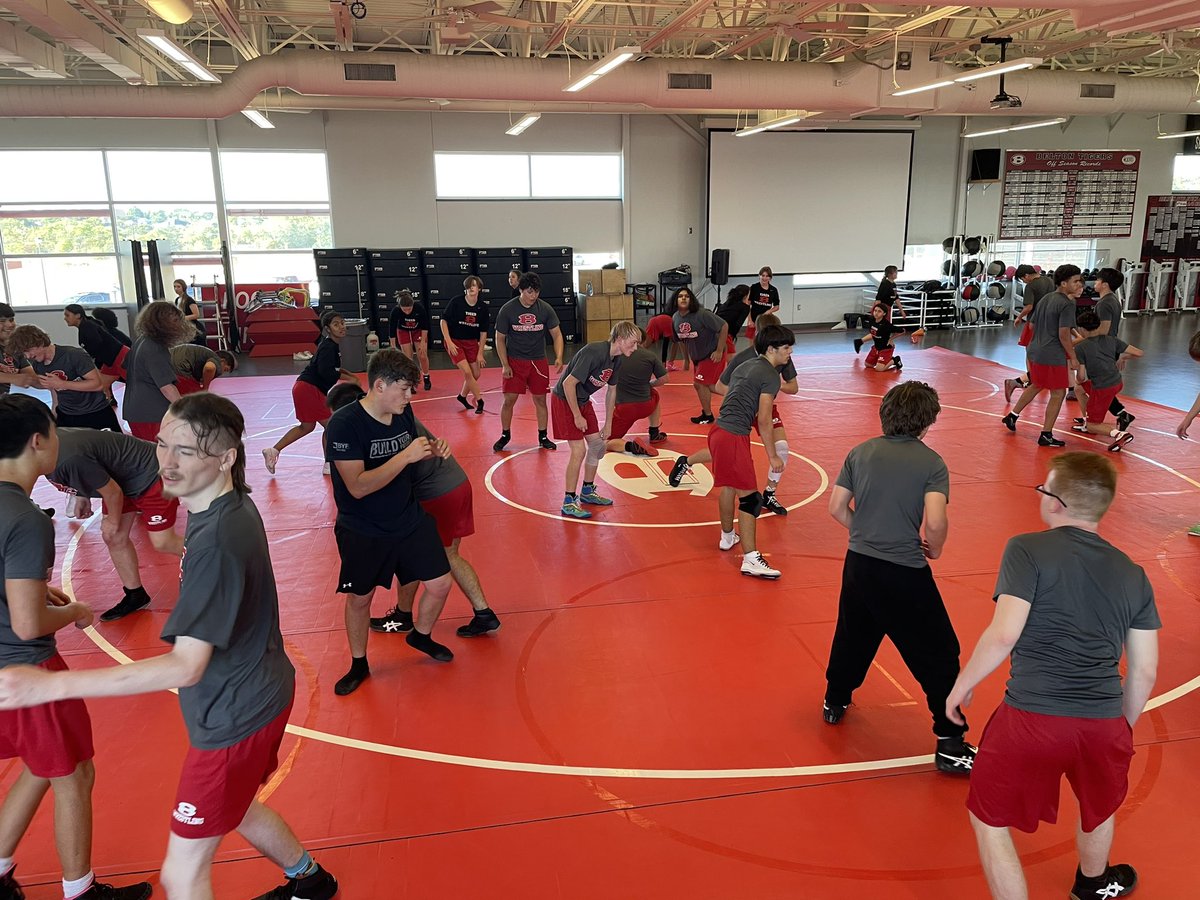BeltonWrest2024's tweet image. Wednesday afternoon!! 50 wrestlers getting better
#leaveitonthemat
#bethestandard