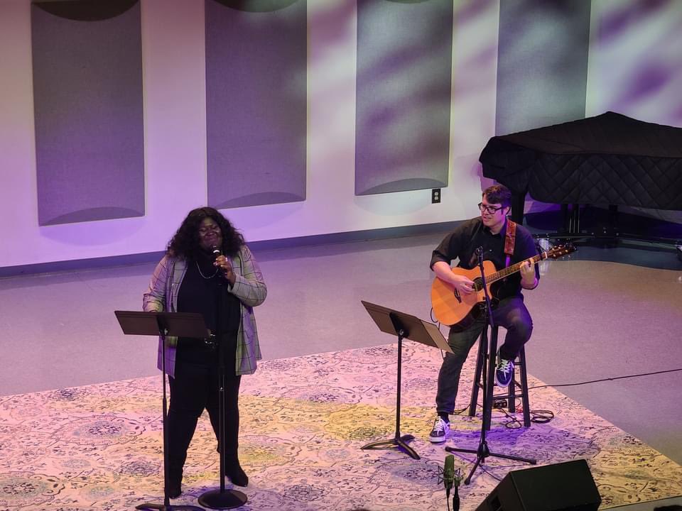 Sold out show last night! And I taught my first master class at an University this afternoon.
This past week has been such a wonderful experience for me!

This is a snap you us  standing, clapping, and singing “Stand By Me” at the top of our lungs ❤️🙌🏾🙌🏾