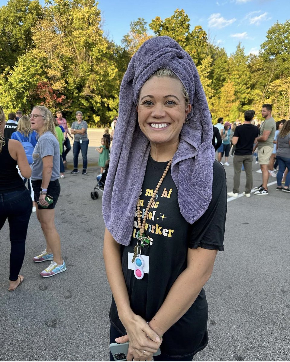 CCESocialworker's tweet photo. @JimIrsay It’s me, Hi, I’m the local Swiftie School Social Worker, it’s me! From letting kids dunk me, dressing up &amp; dancing through the halls, &amp; cheering  #ForTheShoe at carpool- I love connecting with the kids &amp; spreading joy to my students &amp; community w/@taylorswift13 @Colts https://t.co/cj2zUi8kOH