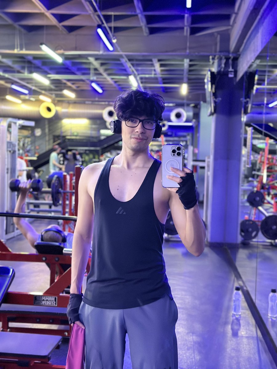 Chris Valenzuela tweet media