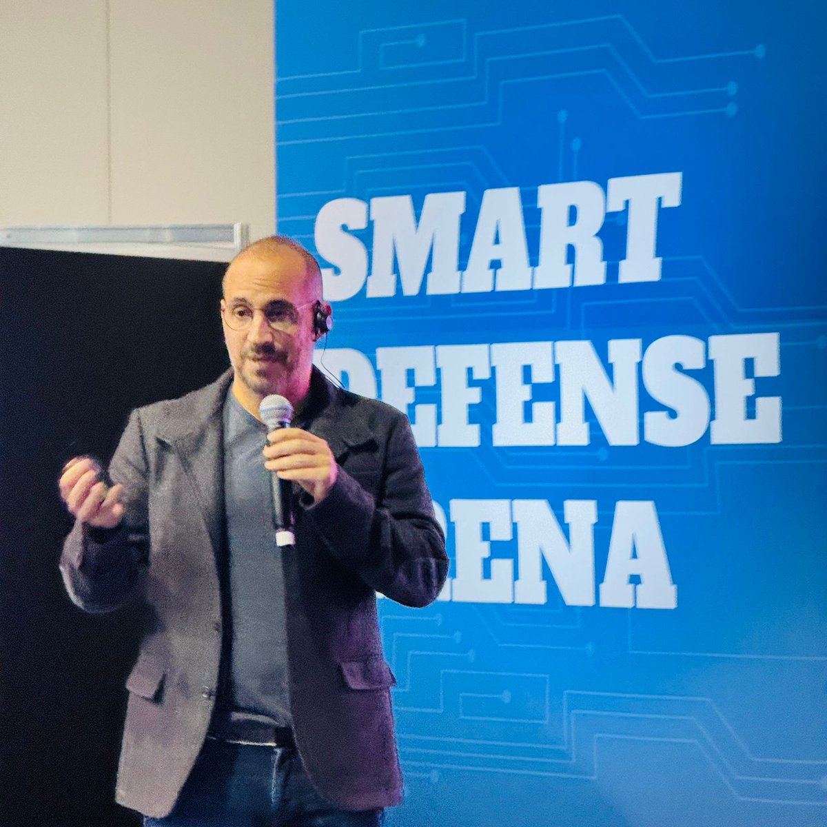 Asoc_InternetMX's tweet photo. ¡Presentes en Infosecurity Mexico! Nuestro presidente @pcoronaf  participó en la inauguración del evento y @VictorLagunes  VP de Innovación y Tecnologías Emergentes #AIMX con una interesante ponencia en materia de ciberseguridad en la sección Smart Defence Arena.
#InfosecurityMx https://t.co/qEWn5doKEH