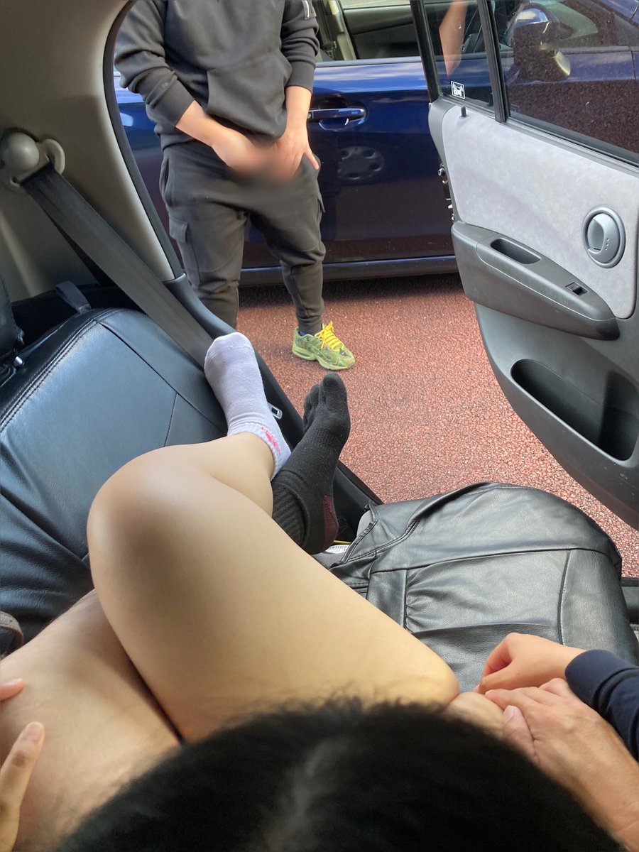 yuuno_only's tweet photo. 昨日は初めて生優乃ちゃんを見る方に鑑賞して頂きました🥰
お爺が優乃ちゃんを後ろから抱き抱えて開脚させ、くぱあまんこにバイブ挿入したり、アナルほじり、バック挿入、フェラ、ザーメン飲みとフルコースを見て頂き、優乃ちゃんも幸せそうでした！ https://t.co/tKai9LYp3D
