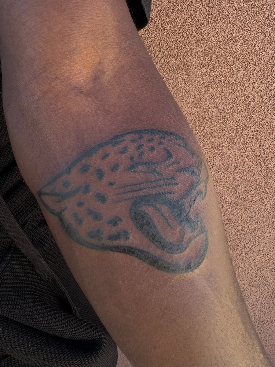 URBANVVaRf4R3's tweet image. My first tattoo 
#Duuuuuvaal #JacksonvilleJaguars