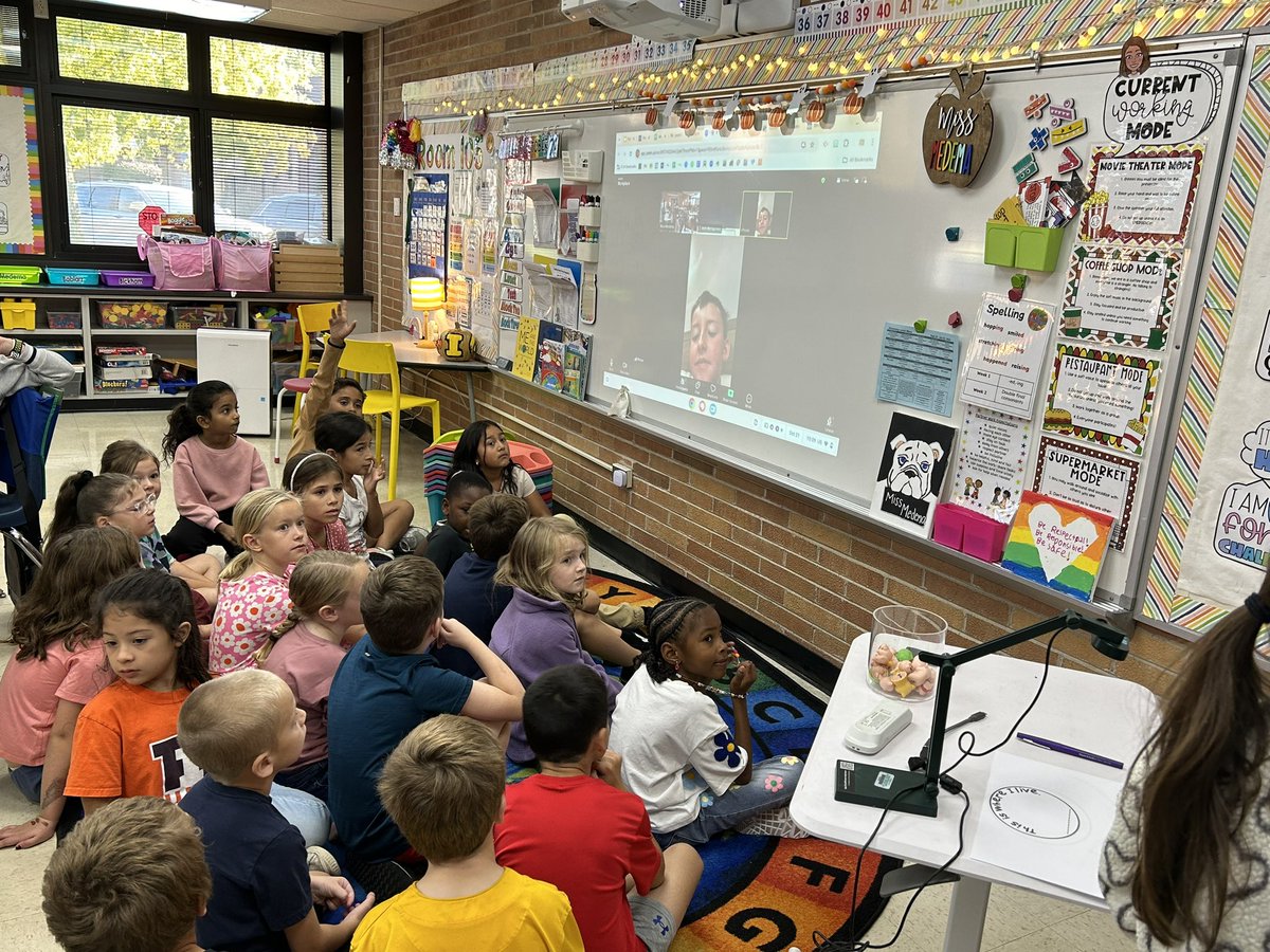 CushingColleen's tweet photo. FaceTiming with a former student! The kids loved hearing about his adventures! #BeEvergreen #sw2ndgrade https://t.co/9NGRKwMLAT