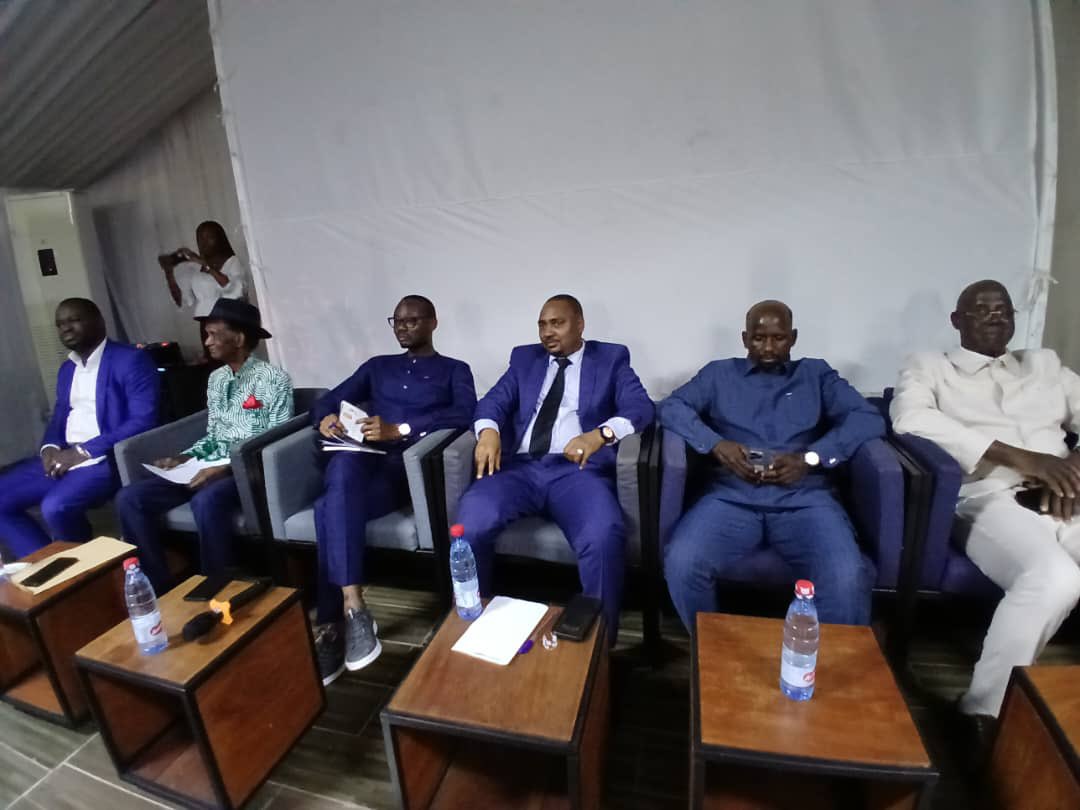 Gando444's tweet image. Mes remerciements à tous ceux et à toutes celles qui ont effectué le déplacement pour assister et formuler des témoignages émouvants à ma personne à l’occasion de la dédicace du livre «  le Défi guinéen’ Merci ! Merci !🙏🙏🙏