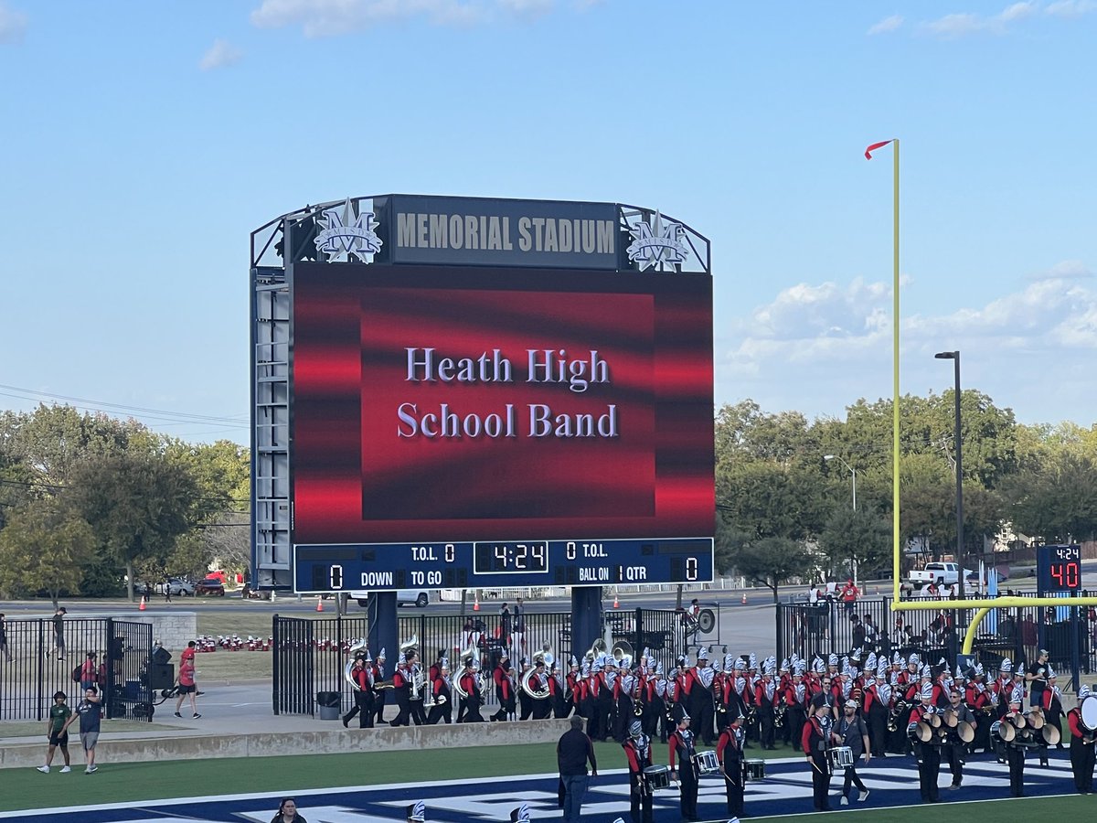 risdfinearts's tweet photo. Fantastic performance by the Rockwall-Heath band at the UIL Region Marching Contest. ⁦@rockwallschools⁩ ⁦@SecondaryRISD⁩ ⁦@RHHSHawks⁩ ⁦@HeathHawkBand⁩ https://t.co/ngWEWiyN34