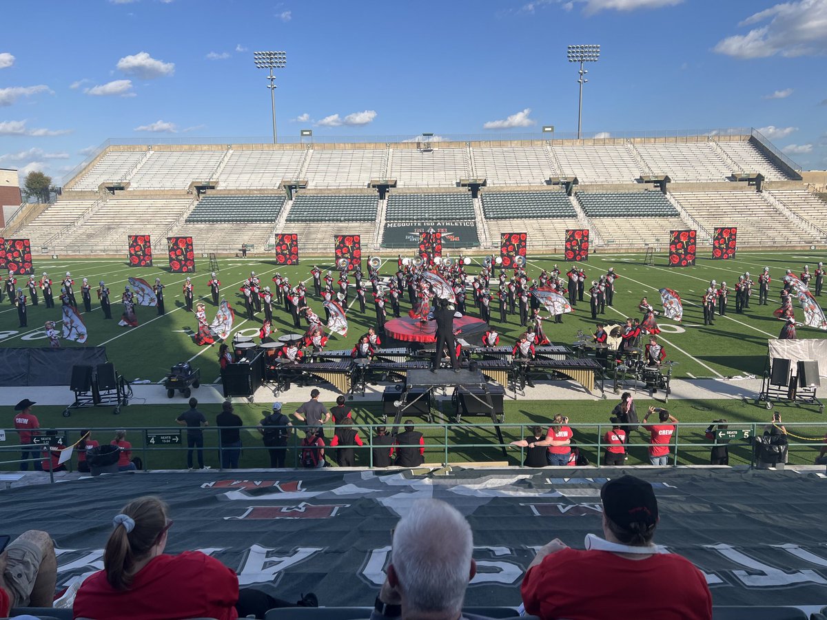 risdfinearts's tweet photo. Fantastic performance by the Rockwall-Heath band at the UIL Region Marching Contest. ⁦@rockwallschools⁩ ⁦@SecondaryRISD⁩ ⁦@RHHSHawks⁩ ⁦@HeathHawkBand⁩ https://t.co/ngWEWiyN34