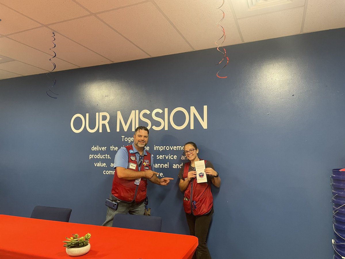 Recognized our Flooring CSA for our Core Behavior “Take Action” this evening = Great Job Sadie!!! <a href="/BenitoKomadina/">Benito.Komadina@Lowes</a> <a href="/DustinCornell5/">Dustin Cornell</a> <a href="/BlueBoxR1/">@BlueBoxR1</a>