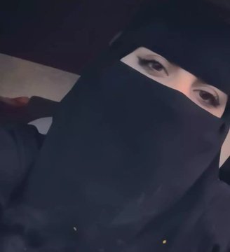 وش تفضل الحين شاي او قهوه او انا !؟😇😂