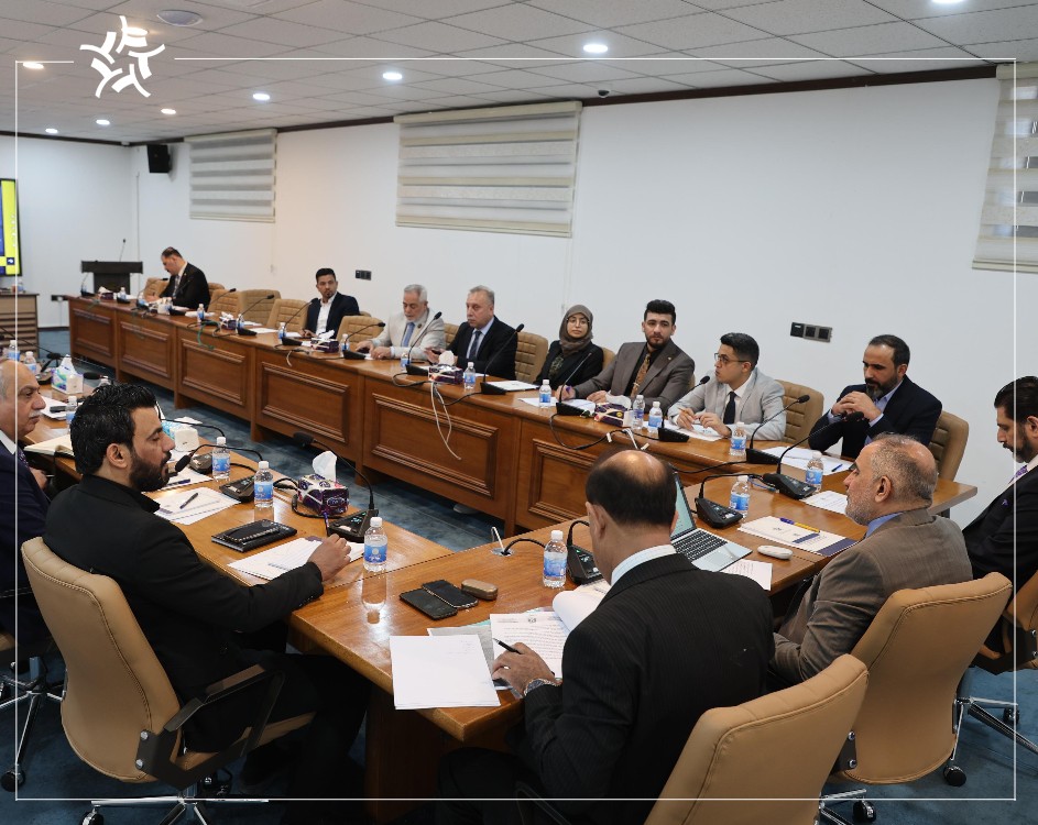 برعاية السيد محسن المندلاوي رئيس مجلس النواب بالنيابة، نظم معهد التطوير النيابي، بالتعاون مع مركز المنصة للتنمية المستدامة جلسة حوارية لأطلاق العدد الثالث من مجلة المنصة المتعلق بالقطاع الخاص في العراق ، اليوم الاربعاء 23/10/2024 ، بحضور نخبة من المستشارين والتدريسين والخبراء.