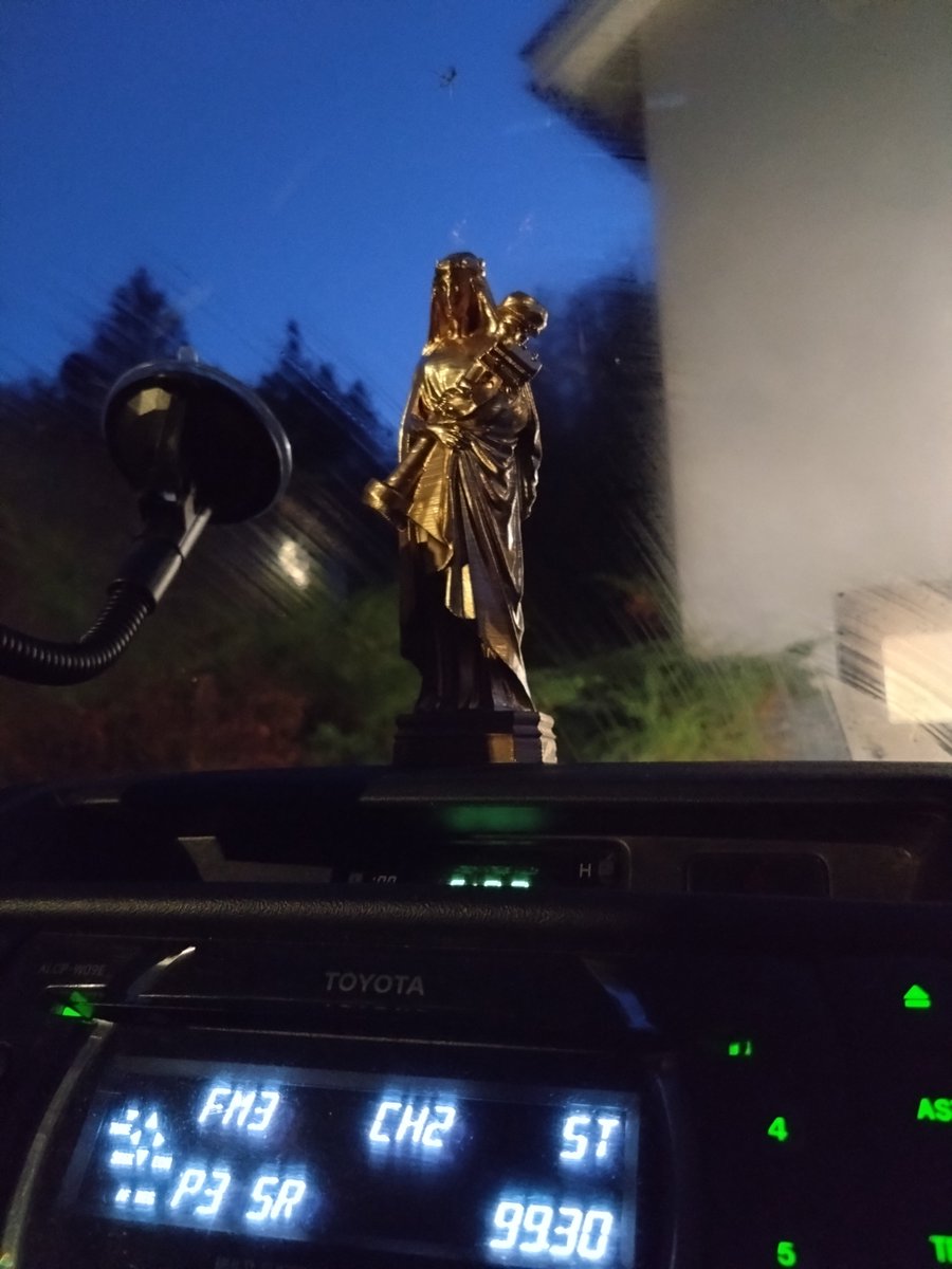 AuroraAid_EU's tweet photo. Saint Javelin vakar över arbetshästen. Och idag fick den nya däck. Tack till https://t.co/QbrDCgHOlu för bra erbjudande och snabb service!

Swisha 0768606589, "casevac" som meddelande.
https://t.co/vJYpebU2Hp"casevac" som meddelande
Bilens sida på FB:
https://t.co/B2KYk1qrlI https://t.co/B0caKKHOsN
