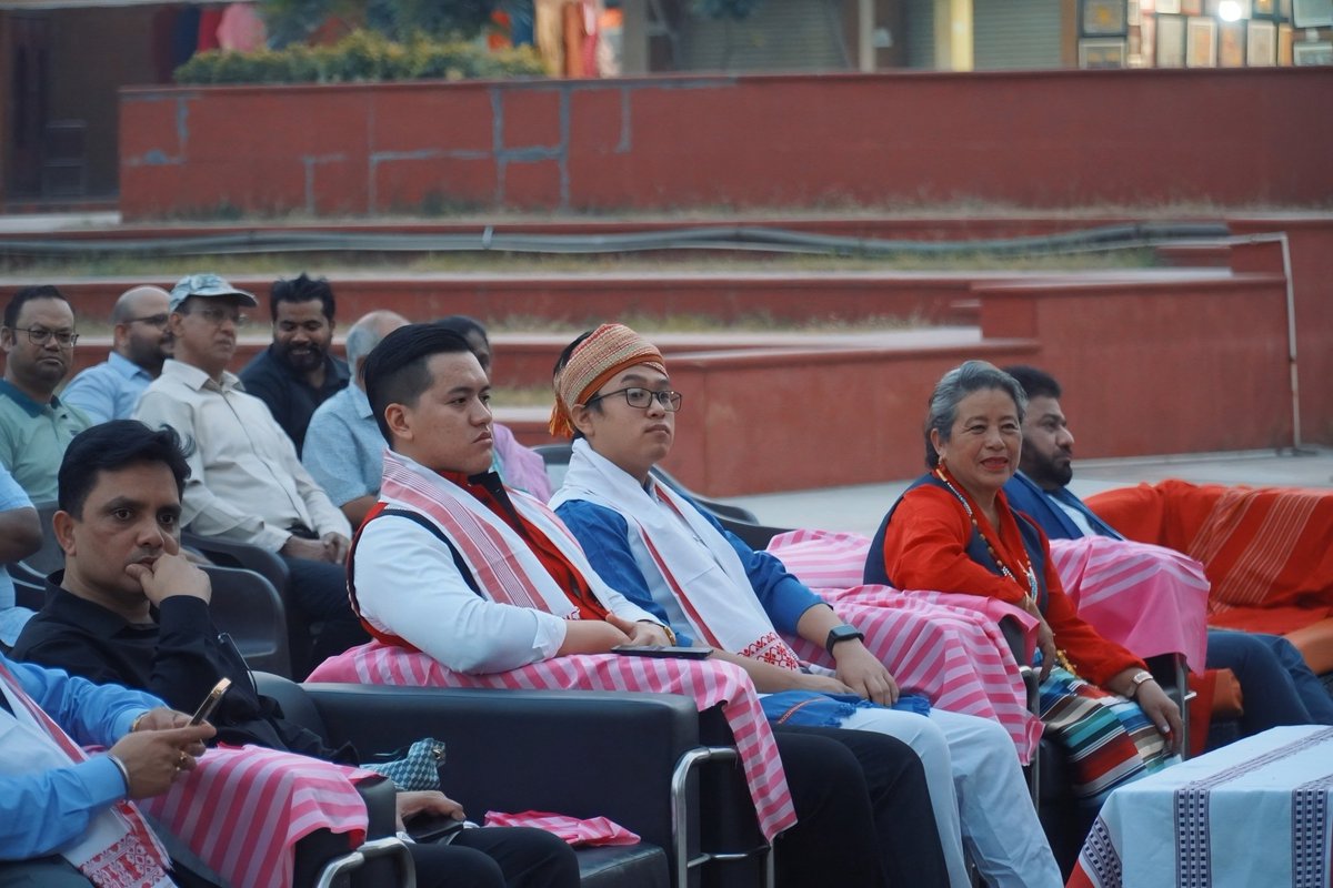 SaviourKalai's tweet photo. Feeling proud in my traditional attire today as I join the grand opening of a unique permanent market platform at Noida Haat, celebrating the vibrant culture, crafts, and creativity of the North East. Thank you, NEEF &amp; ITE Group, for this opportunity. https://t.co/GVK6IN2Zsk
