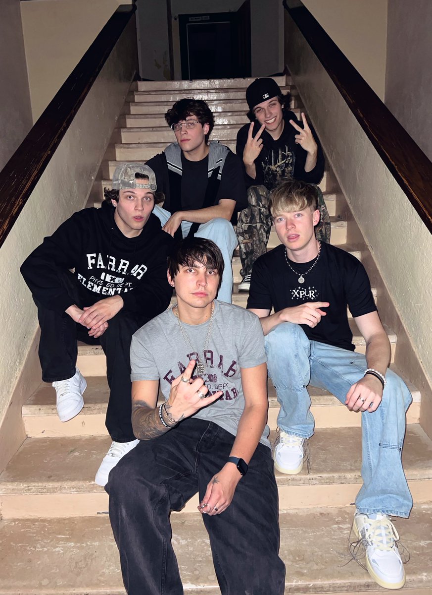 SamandColby's tweet photo. EPISODE 2/3 IS OUT NOW! We made the Sturniolo triplets split up and investigate the scariest parts of the school 👻

we’re starting to figure out what dark entity we are dealing with .. https://t.co/NVhjPIQsgo
