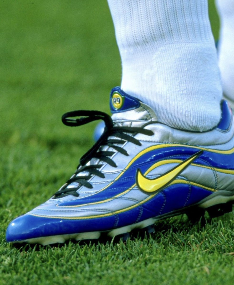 90s Football tweet media