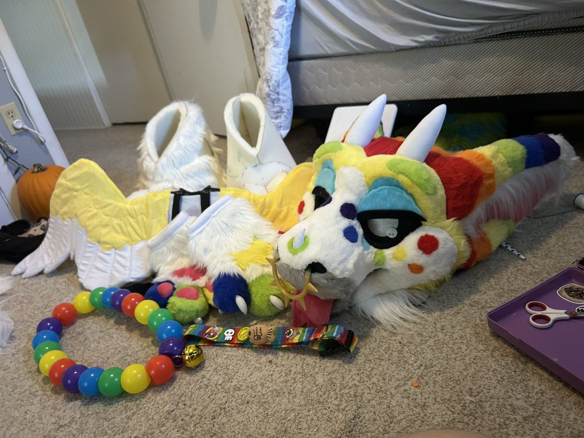 halfsiez's tweet photo. Um btw new suit wip #furry #fursuit https://t.co/ZQAUKiRVi3