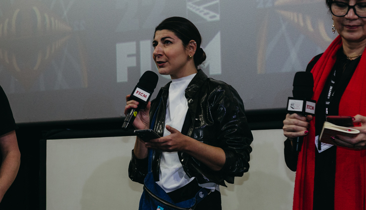 Marcelo Caetano conmueve con su segundo largometraje BABY, presentado en el 22°FICM. La función fue presentada por <a href="/AvaCahen/">Ava Cahen</a>, Delegada General de la <a href="/semainecannes/">Semaine de la Critique</a>.

Leer más 🎬👉 [ ibit.ly/VGAjE ]