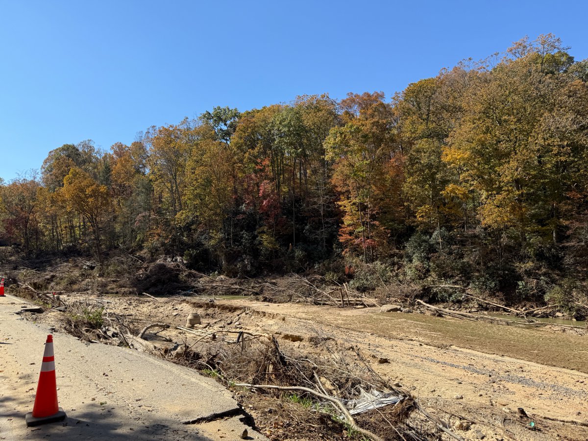 Hvward's tweet photo. Nearly 4 weeks out here in WNC from Helene and the scars are deep. Here are a few before and afters. First set shows 8 homes along the Swannanoa River that were all swept away and the second set shows an apartment complex where a portion washed away.  Just surreal for my hometown https://t.co/U4DkySHNAn