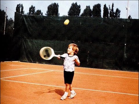 RazOlsRF's tweet photo. Tennis players as kids, a 🧵

1. Roger Federer https://t.co/zXAFgUSuIr