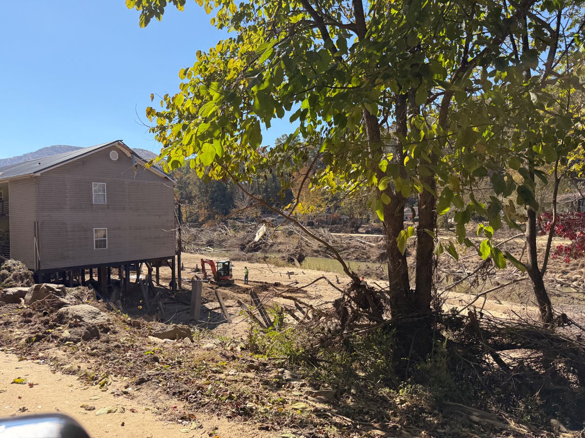 Hvward's tweet photo. Nearly 4 weeks out here in WNC from Helene and the scars are deep. Here are a few before and afters. First set shows 8 homes along the Swannanoa River that were all swept away and the second set shows an apartment complex where a portion washed away.  Just surreal for my hometown https://t.co/U4DkySHNAn