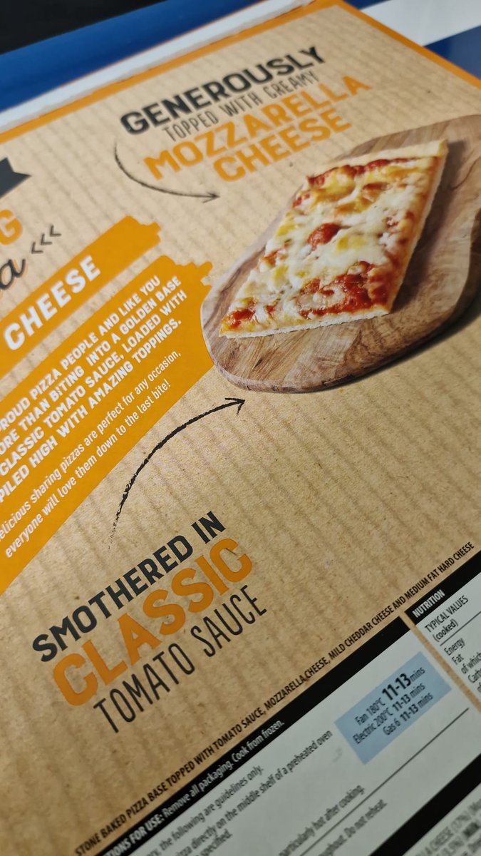 Evoke30's tweet photo. @AldiUK Hey, 
Where's the sauce and cheese on my pizza ?
Smothered in sauce, not.
Generously topped with mozzarella, don't think so. https://t.co/frf7a0wAji