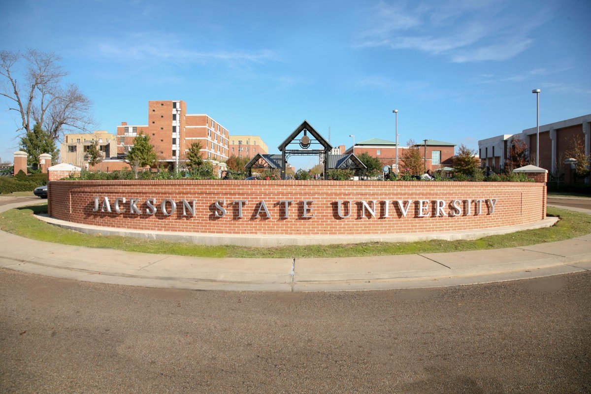 Mzcrisler1's tweet photo. Happy 147th Birthday to the place that changed my life!!! Greater is coming and the weapons that may form against this great institution will not propser. JSU is indeed God's favorite HBCU.
I am blessed to call you Home!!!!!
#TheeILove
#HailToThee
#JSUStrong https://t.co/oTf2L8NGcX