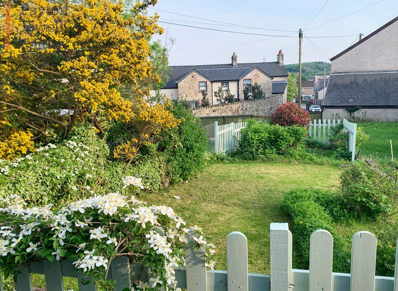 📣Reduced to £174,950 from £179,950📣

📍Chapel Row, Coity, Bridgend
🌐pjchomes.co.uk/property/?ref=…

🛌Beautiful 2 bed stone fronted cottage
✨Desirable location
🌟Period Features
🔑Ideal first time buy

Viewing recommended👇🏼
📞01656 654328
📧bridgend@pjchomes.co.uk
#PJCHomes #wales