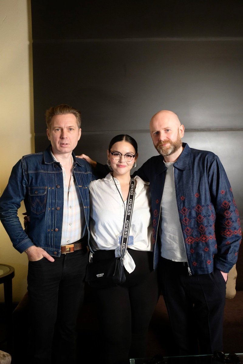 krn_gzz's tweet photo. Un gran momento 🖤@franz_ferdinand https://t.co/WDNHRM37no