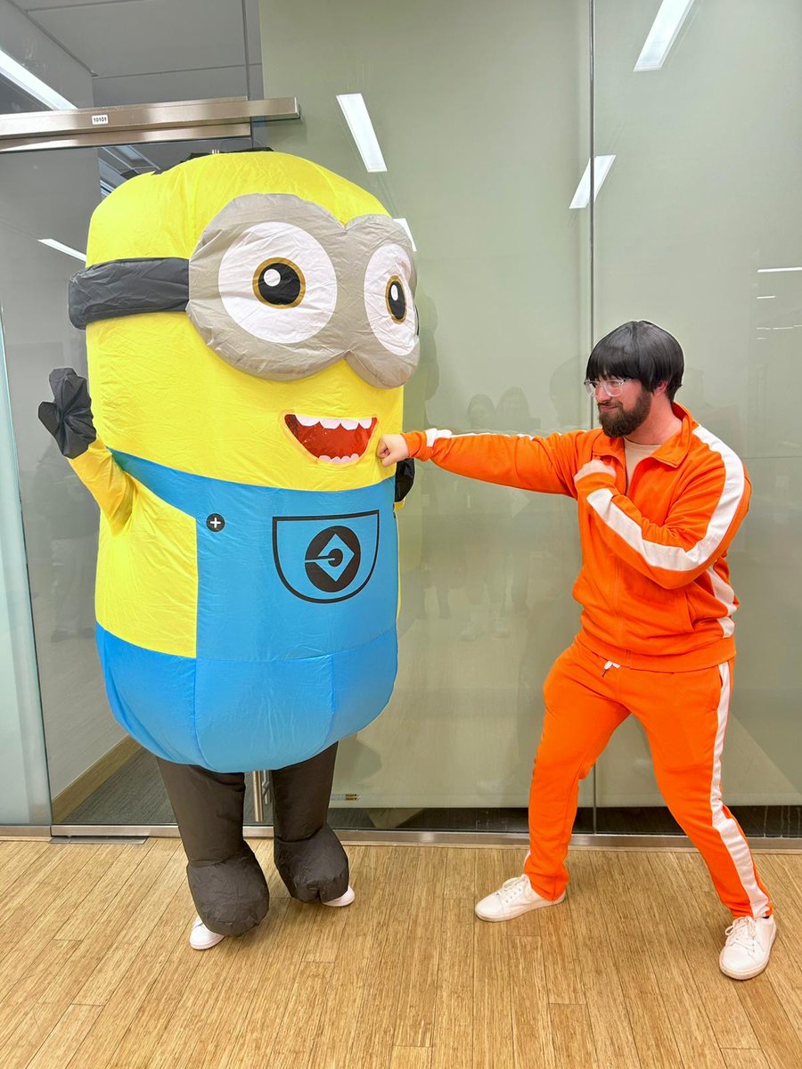 nardhygomez's tweet image. Once again, #NGLlab took home 🏆 Best Overall Costume at the #CRepHS Halloween party! We had a fantastic time, impressing and creating a buzz! Can you guess who&apos;s who? @washumedicine @WashU_OBGYN
@washu_pathology @derektm9 @LevensonDustyn @SeungbaekLee @JoSamuels