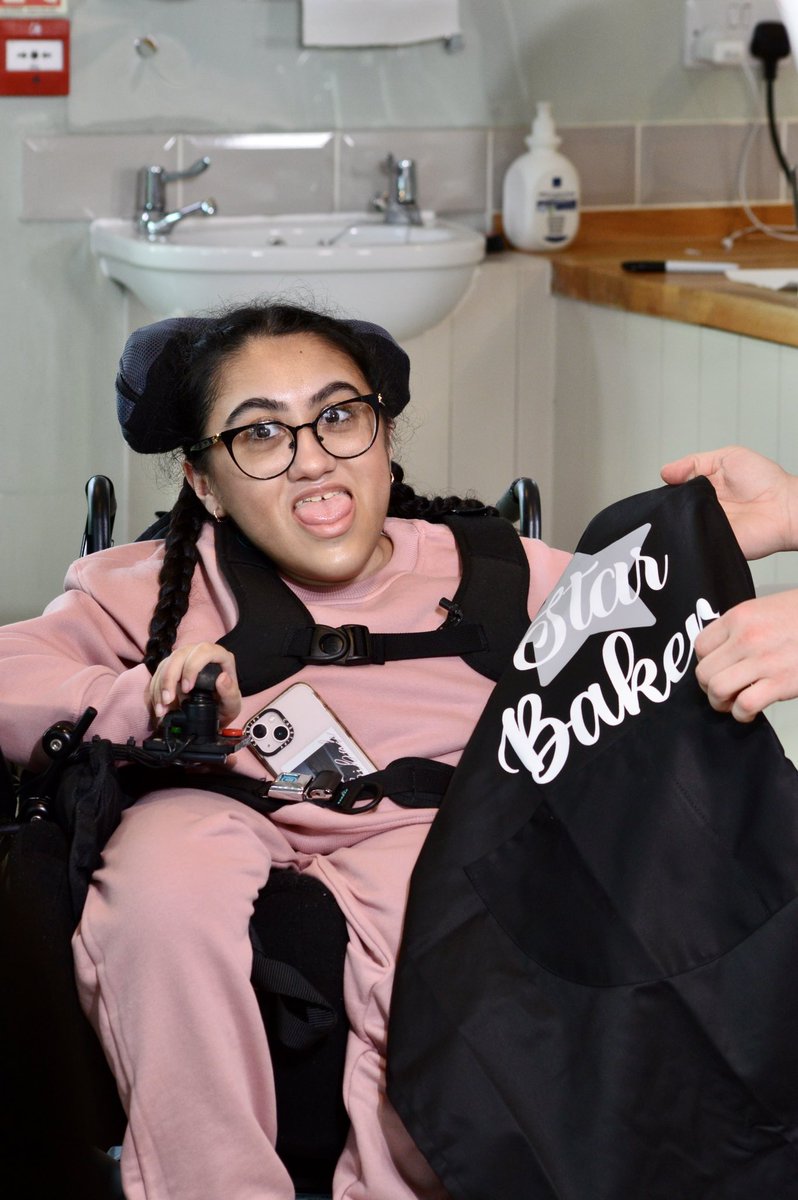 alexanderdevine's tweet image. A huge thank you to former Great British Bake Off finalist, Josh Smalley, who was put through his paces in the kitchen by our own Star Baker, Habibah!

alexanderdevine.org/2024/10/great-…

#TeamDevine #GreatBritishNakeOff #GBBO #Baking #RainbowCake