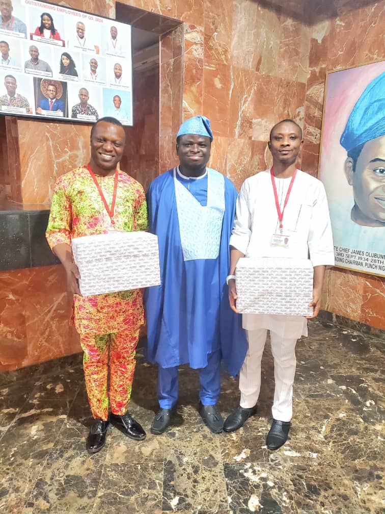 IsmaeelAuthman's tweet photo. Three weeks ago (September 30, 2024), I was recognised as one of the 12 outstanding employees for Quarter 3, 2024, by the management of @MobilePunch  Newspapers. This award came as a surprise, especially since I had only been with the organisation for three months at the time https://t.co/aQ6xrhQmJW