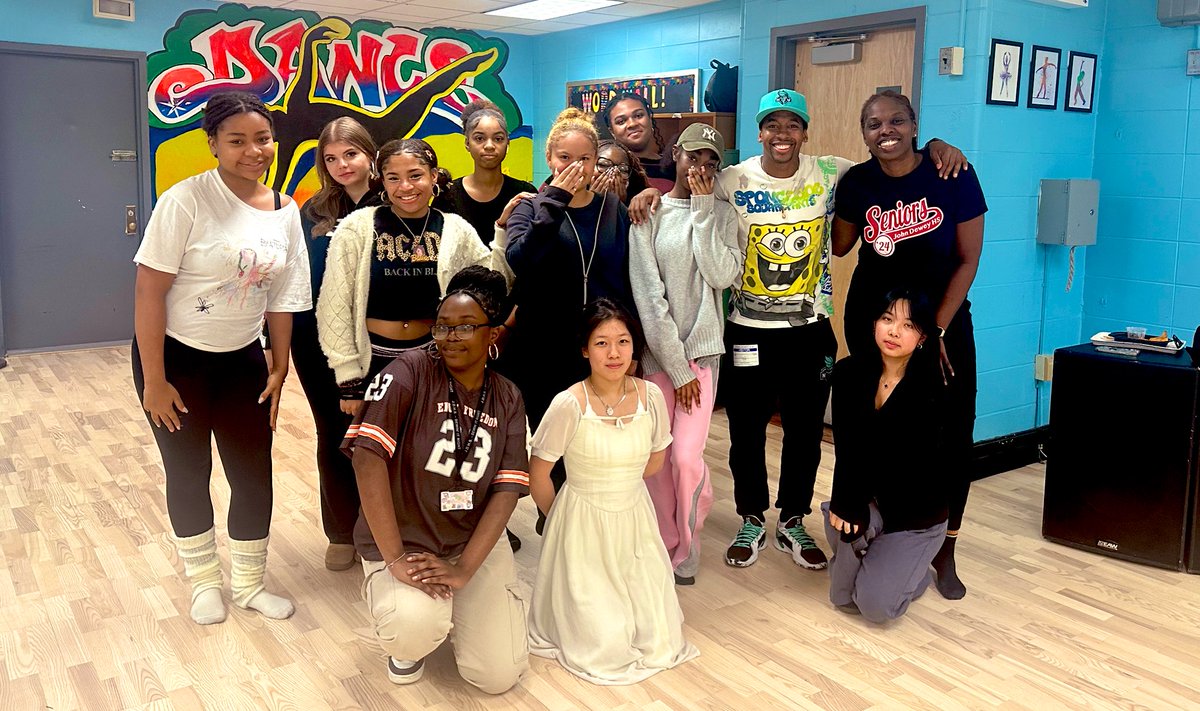 Nancy Woods tweet media