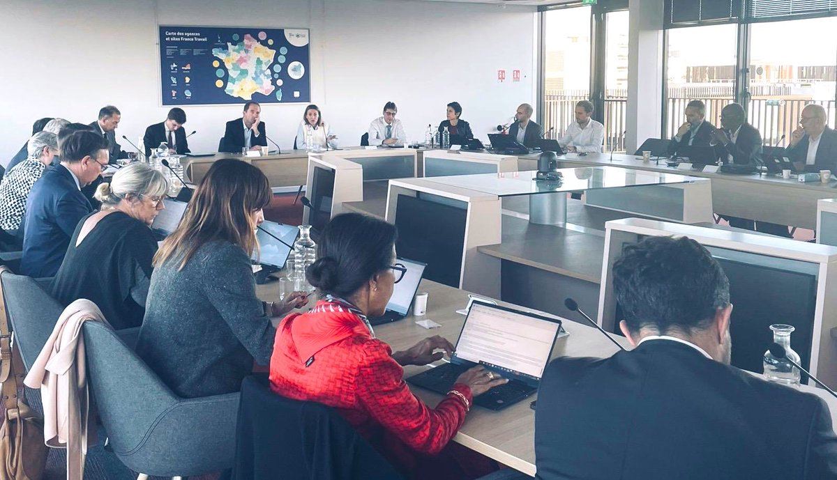 Thibaut Guilluy (@thibautguilluy) on Twitter photo Merci <a href="/AstridPanosyan/">Astrid Panosyan-Bouvet</a> pour votre visite à l’Université du management de <a href="/FranceTravail/">France Travail</a> et pour les échanges avec les managers et directeurs régionaux.
Mobilisés pour le plein emploi ! 🤝 Merci <a href="/AstridPanosyan/">Astrid Panosyan-Bouvet</a> pour votre visite à l’Université du management de <a href="/FranceTravail/">France Travail</a> et pour les échanges avec les managers et directeurs régionaux.
Mobilisés pour le plein emploi ! 🤝