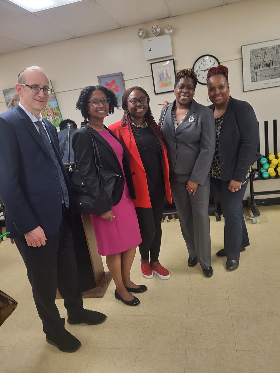 DlJordan4's tweet photo. The #SouthernBrooklynDemocrats had a great meeting! We discussed the importance of voting, What is Project 2025?, how to encourage voters to vote and how voting and elections affect our communities. Thank you, Len Robertson &amp; Judicial candidates, for speaking. https://t.co/A81djr1VTd