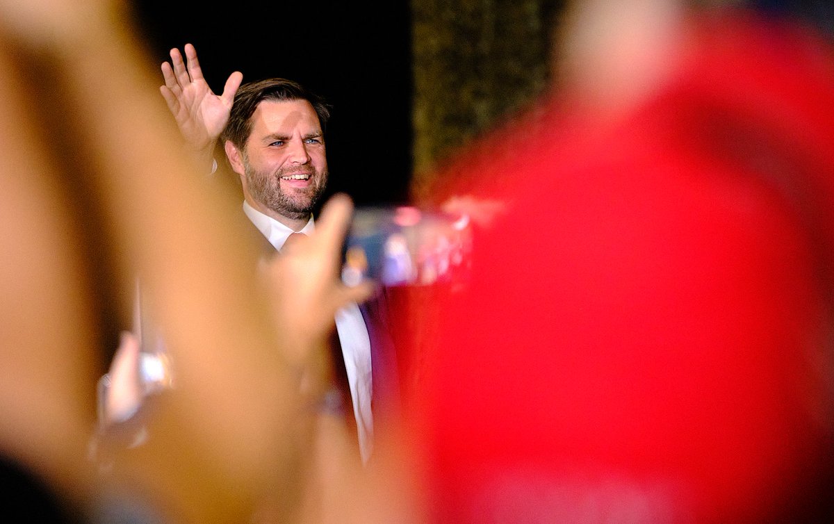 Photographed the <a href="/JDVance/">JD Vance</a> rally in #tucson yesterday. Check out the piece by <a href="/jbwashing/">John Washington</a>