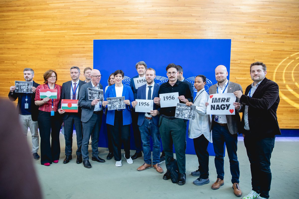 Tänään parlamentissa muistettiin Unkarin kansannousua 1956. Samalla osoitettiin mieltä Unkarin pääministeri Viktor Orbania vastaan, joka viimeksi tänään häpäisi kansannousun muistopäivää vertaamalla EU:ta neuvostomiehitykseen.