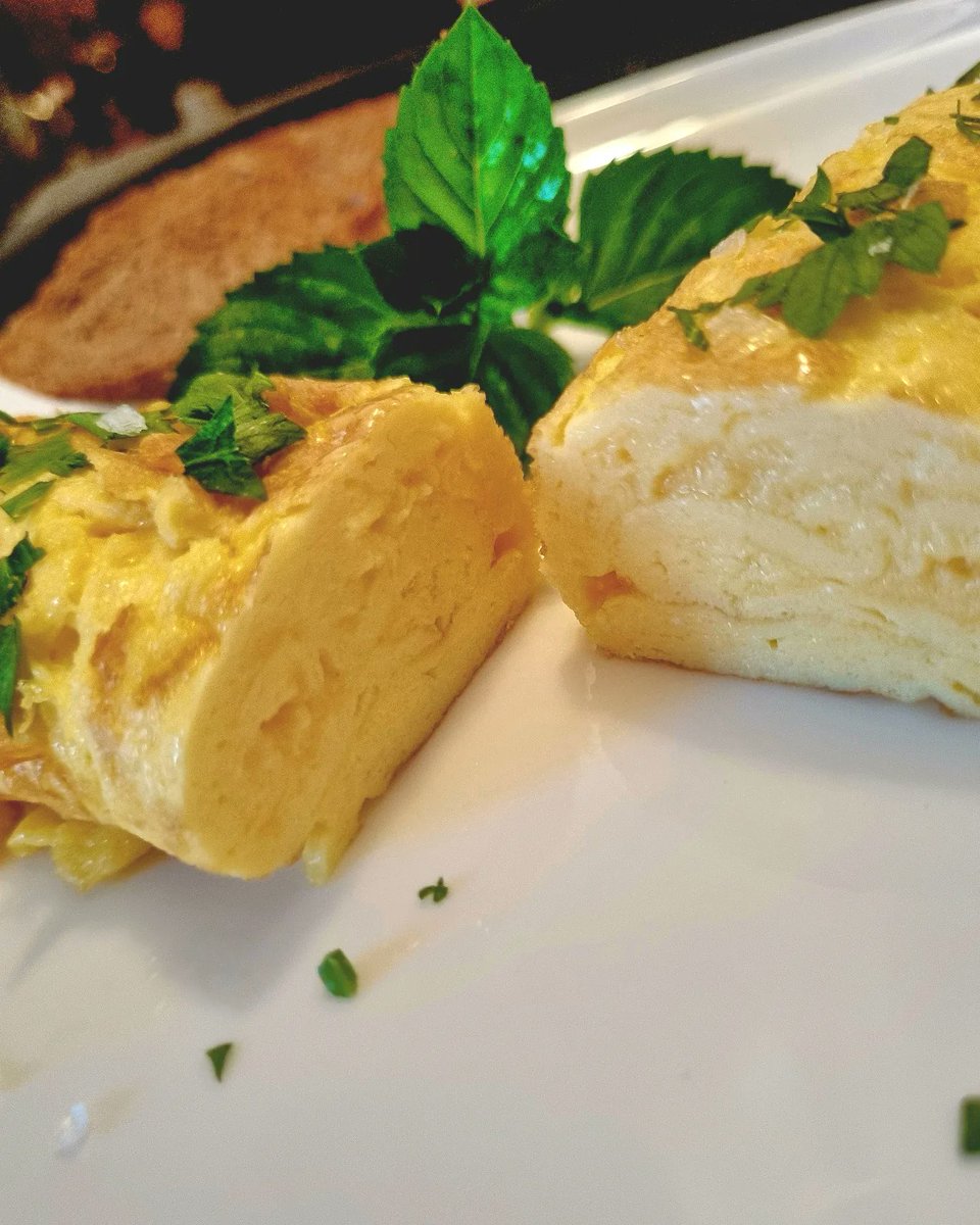 lasthope77's tweet photo. #firstattempttomakefrenchomelette #home #bulgaria #sandanski #food #amateur #feelingcrazy https://t.co/oRnGwC0NTW