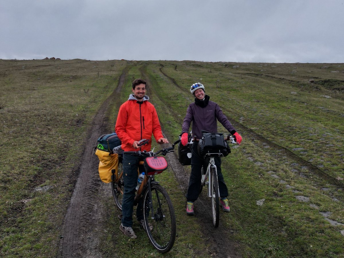 Perowinger94's tweet photo. Vielen Dank fürs Lesen und Begleiten der Reise. Liz fährt in einigen Tagen weiter. Ich bleibe etwas länger in Tiflis, beobachte am Samstag die Parlamentswahlen, schneide am Reisefilm weiter und sammle Kräfte für die letzte Etappe nach Baku. Bis bald wieder mit neuen Eindrücken❤️ https://t.co/AYGIxJAR9f