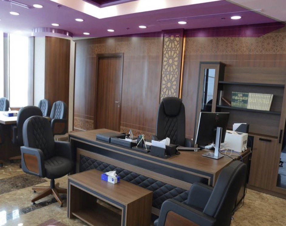 بكره   يحيلونك تقاعد   وتلقى////////
نتايج اللي قد زرعته مع الناس.