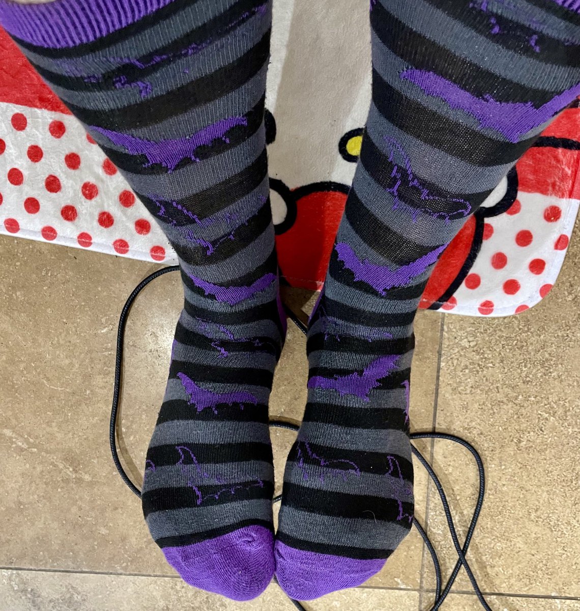TsakuraWataame's tweet photo. #HalloweenSocks Day 23 https://t.co/rWlFY56woK