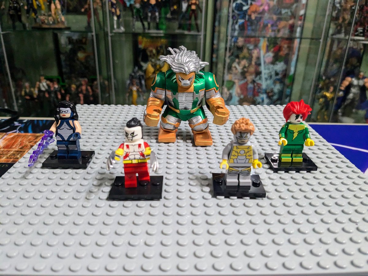 daarkanjel's tweet photo. Working on a custom set of Lego CyberForce figs, just received Impact from @jeff_sulla #AshCustoms
@TopCow https://t.co/022N7zW1zM