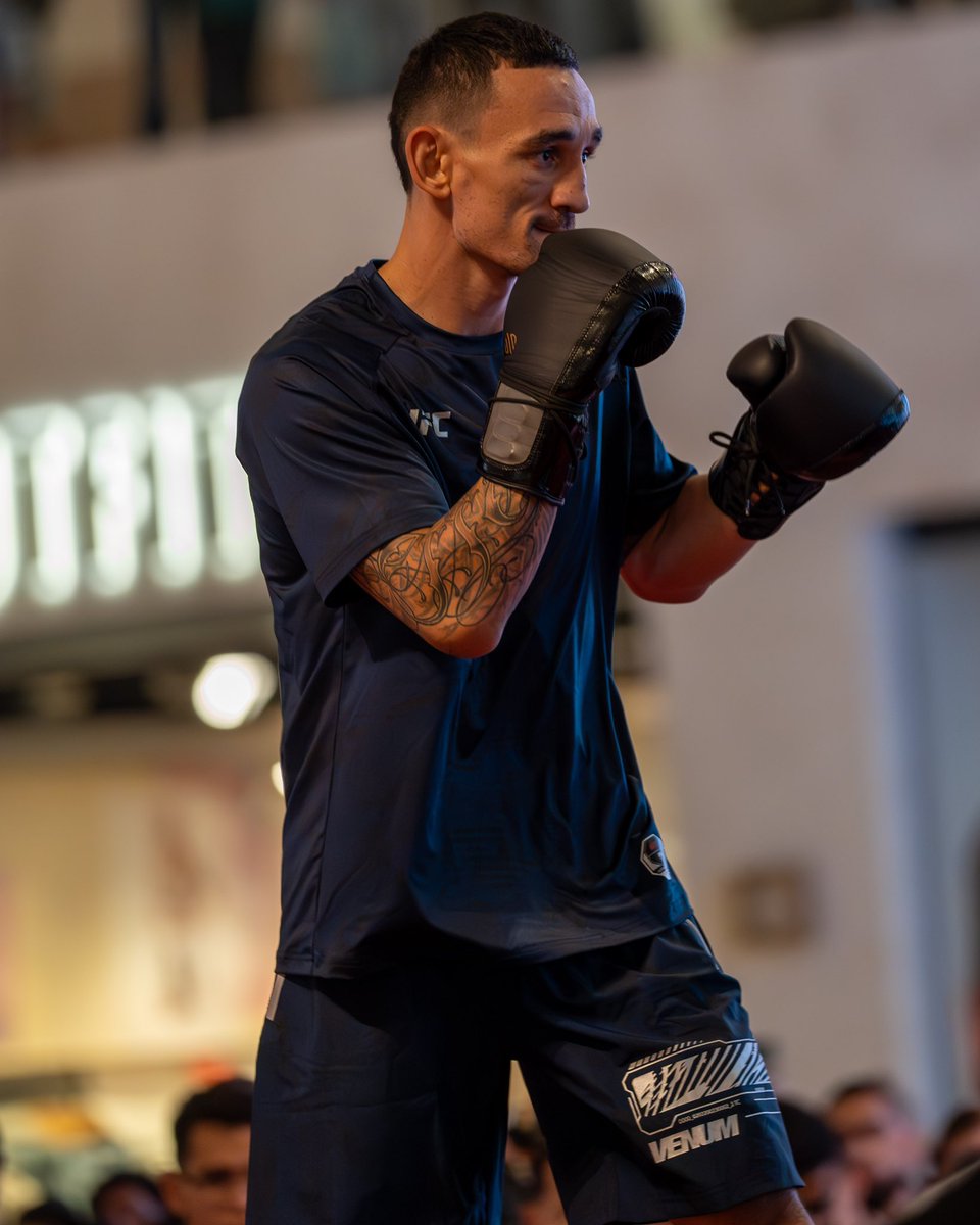 maxwallphoto's tweet photo. @BlessedMMA #UFC308 workouts https://t.co/9qM5ZmBHxQ