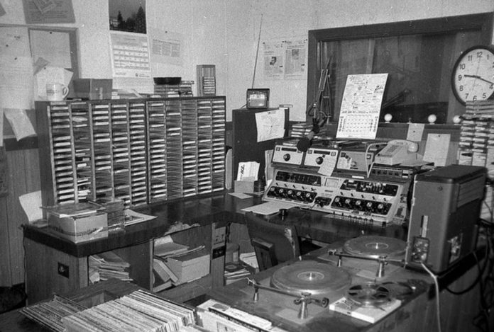 📢 PODCAST 📢
Mañana,Jueves 24 de octubre,vuelve el podcast del #FutbolPopular,vuelve Wanderers,el fútbol del pueblo.Muy atentos y atentas a nuestras redes. 

Volvemos,con el inicio de los Clubes Populares,entrevista a Borja Bauzá (La Tribu Vertical) y por supuesto e historia