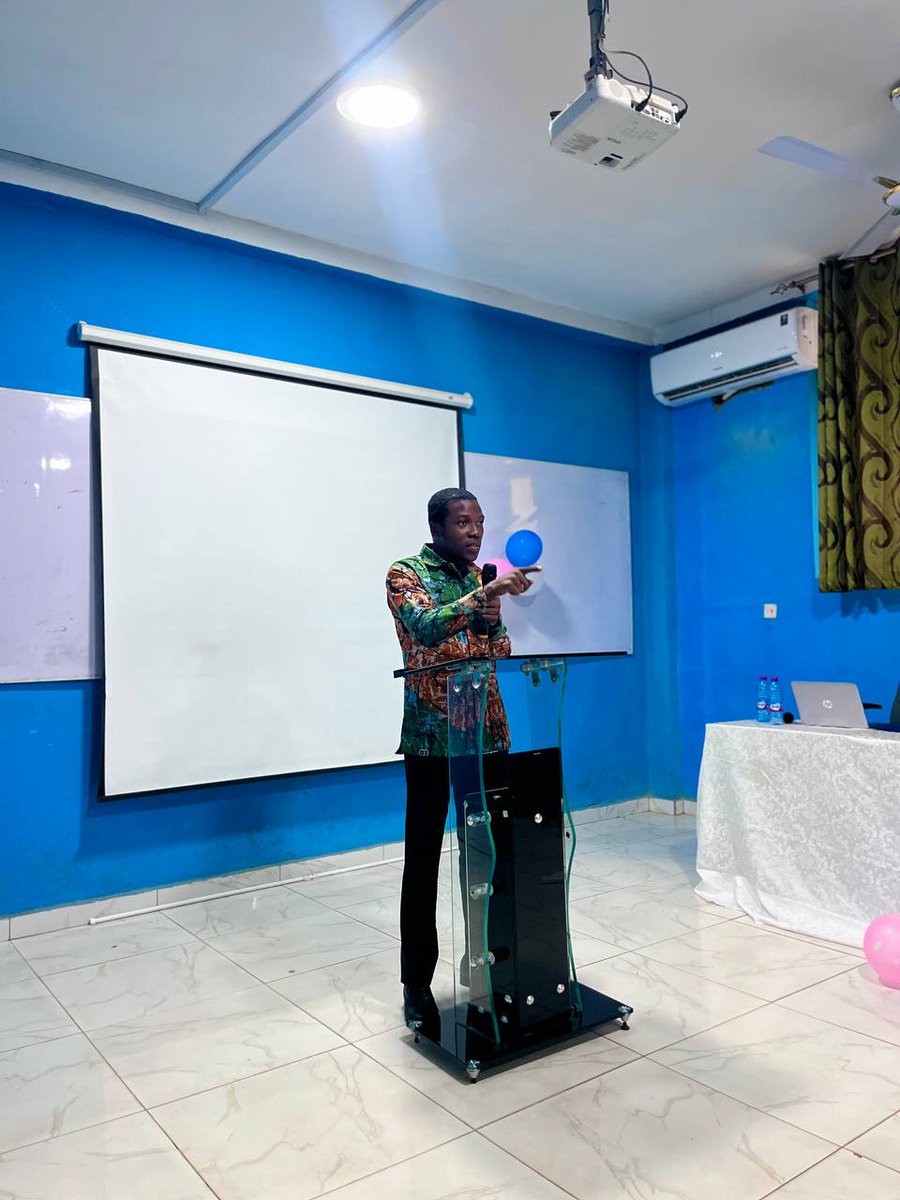 Justiceeli21's tweet photo. I had the incredible opportunity to be the MC for the 5th SRC/GPSA WEEK launch on August 6, 2024. A highlight was introducing Dr. Kwasi Yelarge, a KNUST pharmacy graduate and dynamic entrepreneur behind Vican Group. 

1/3 https://t.co/ksqx0xvtot
